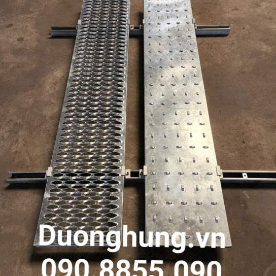SÀN THAO TÁC NHÚNG DẬP VUỐT VÀ DẬP GÂN  KẼM NÓNG