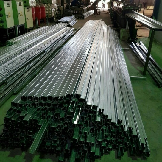 Thanh Unistrut 41*41*2.5*6000 tráng kẽm